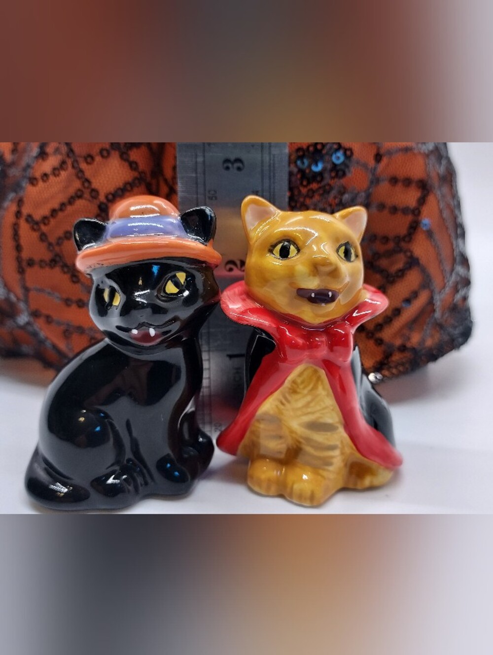 Cracker Barrel Mini Vampire Cats Hallowern Themed Salt & Pepper Shakers Nwt